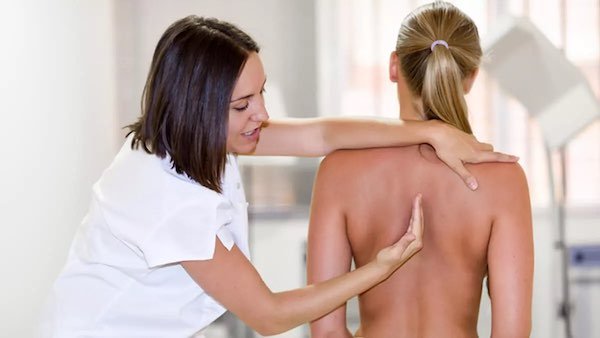 Omurga Eğriliğine Manuel Terapi