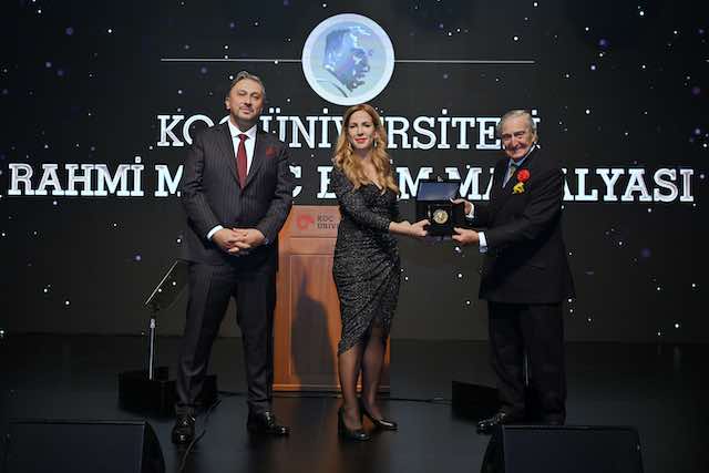 Koç Bilim Madalyası Sahibi ile Buluştu