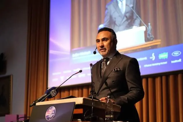 İnsan Yaşamı Yeniden Şekilleniyor