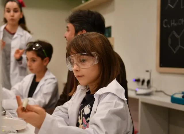 15 Bin Çocuk Bilimle Tanıştı