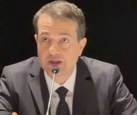 Prof. Kakışım: ‘Türkiye otoriter rejim öncesi son durakta’